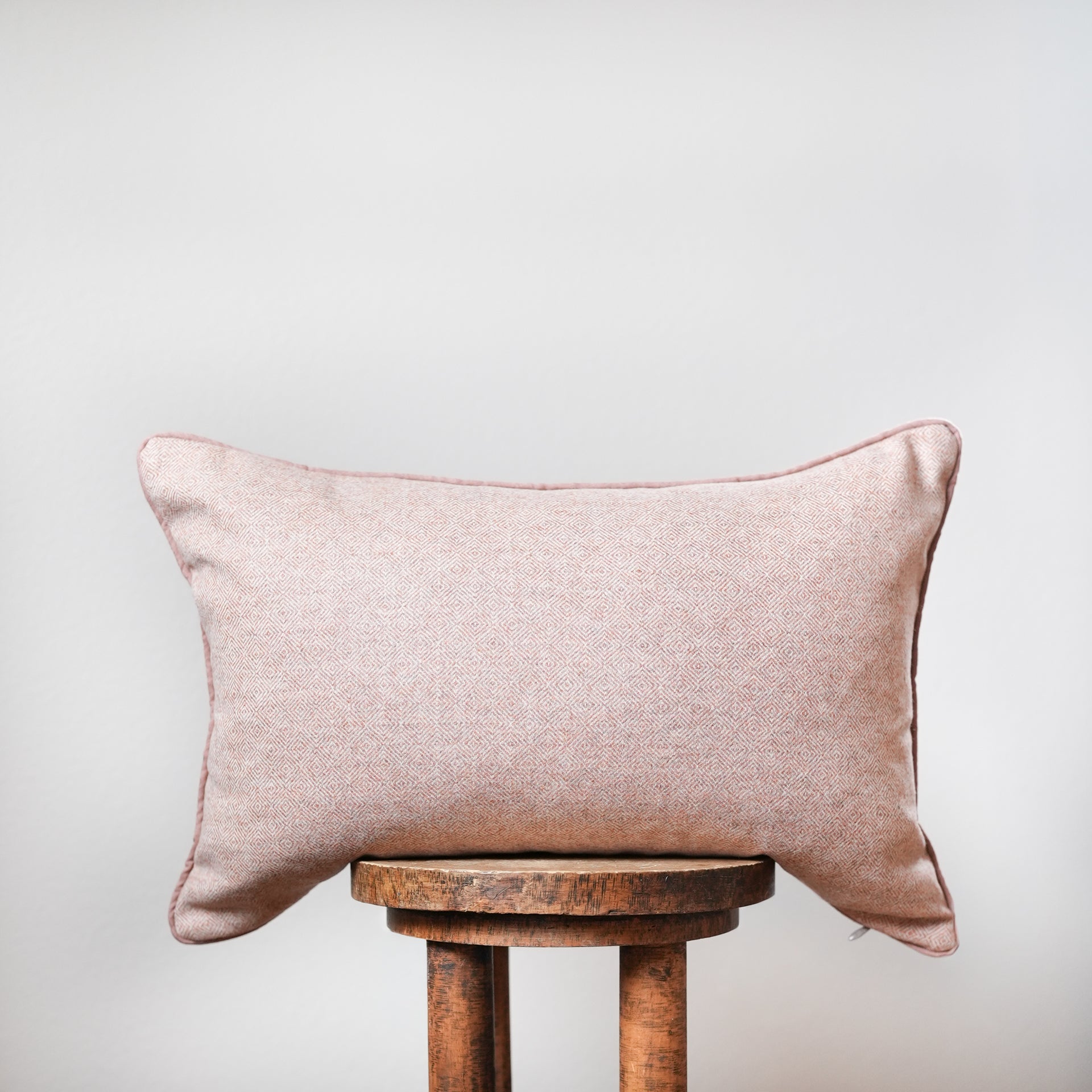 Coral & Cream Diamond Wool with Welt Lumbar Pillow 16x24