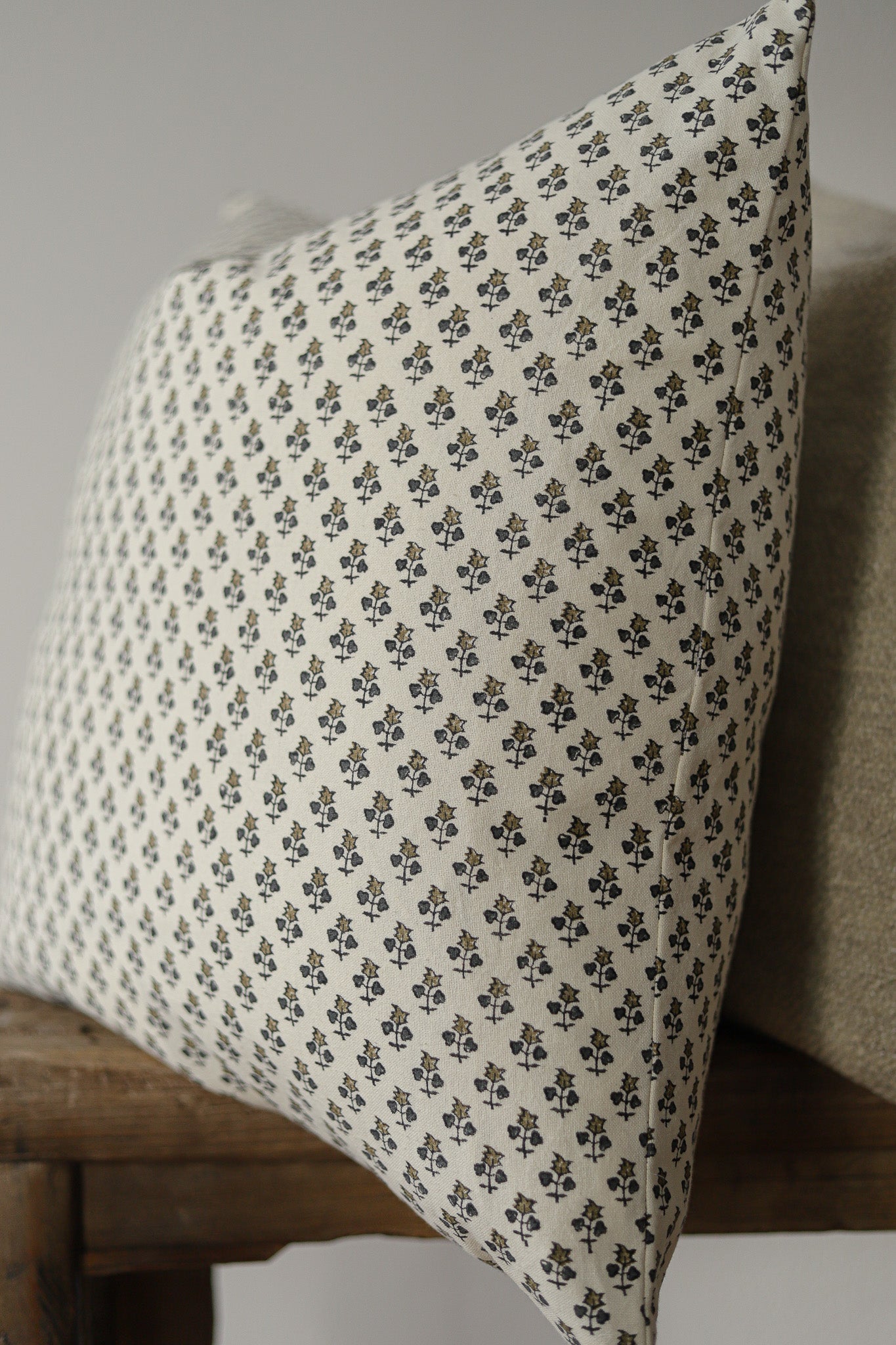 Printed Flowers Pillow 20x20