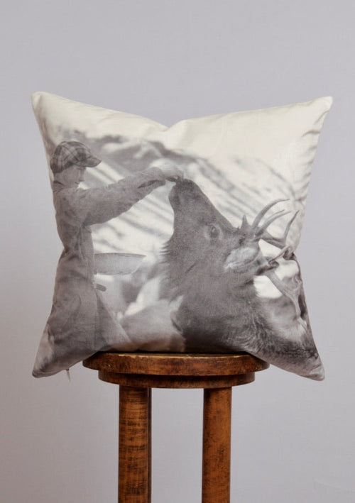 "Feeding Elk 1" Velvet Decorative Pillow 20x20